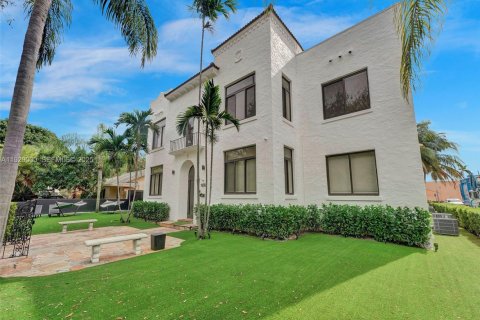 Villa ou maison à louer à Hollywood, Floride: 2 chambres, 107.4 m2 № 1987332 - photo 3