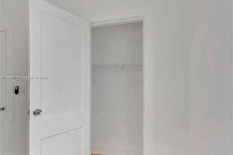 Villa ou maison à louer à Hollywood, Floride: 2 chambres, 107.4 m2 № 1987332 - photo 29