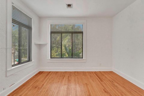 Villa ou maison à louer à Hollywood, Floride: 2 chambres, 107.4 m2 № 1987332 - photo 14