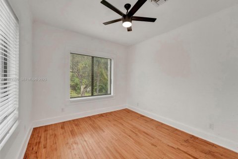 Villa ou maison à louer à Hollywood, Floride: 2 chambres, 107.4 m2 № 1987332 - photo 28