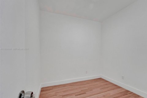 Villa ou maison à louer à Hollywood, Floride: 2 chambres, 107.4 m2 № 1987332 - photo 30