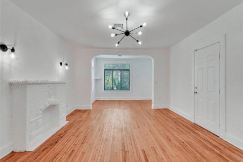 Villa ou maison à louer à Hollywood, Floride: 2 chambres, 107.4 m2 № 1987332 - photo 11