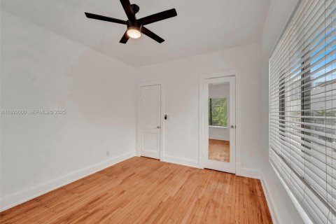 Villa ou maison à louer à Hollywood, Floride: 2 chambres, 107.4 m2 № 1987332 - photo 25