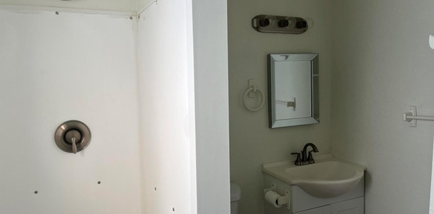 Immobilier commercial à Fort Pierce, Floride № 1224548