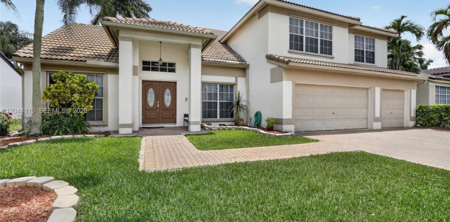 Casa en Pembroke Pines, Florida 5 dormitorios, 290.32 m2 № 2186364