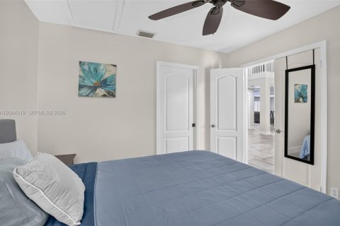 Casa en venta en Pembroke Pines, Florida, 5 dormitorios, 290.32 m2 № 2186364 - foto 26