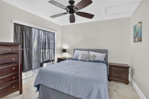 Casa en venta en Pembroke Pines, Florida, 5 dormitorios, 290.32 m2 № 2186364 - foto 25