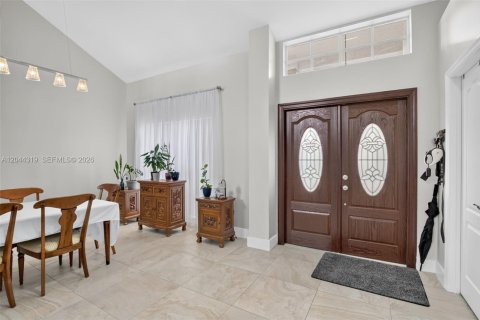 Casa en venta en Pembroke Pines, Florida, 5 dormitorios, 290.32 m2 № 2186364 - foto 2