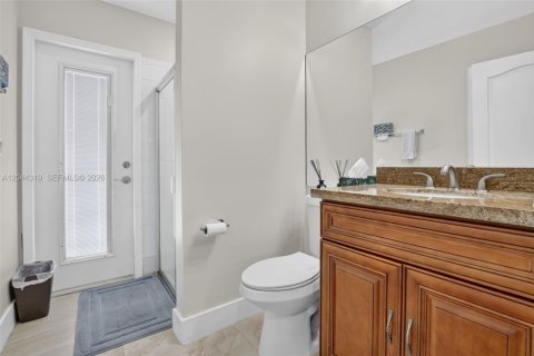 Casa en venta en Pembroke Pines, Florida, 5 dormitorios, 290.32 m2 № 2186364 - foto 27