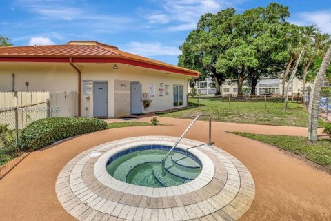 Condo in Lauderdale Lakes, Florida, 2 bedrooms  № 1855219 - photo 20