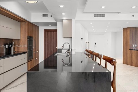Condo in Miami Beach, Florida, 4 bedrooms  № 2041081 - photo 14