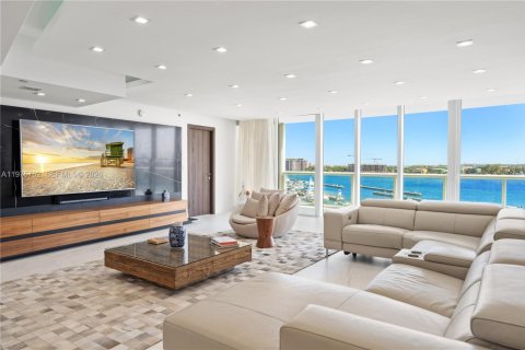 Condo in Miami Beach, Florida, 4 bedrooms  № 2041081 - photo 26