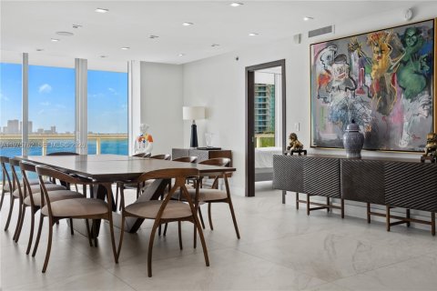 Condo in Miami Beach, Florida, 4 bedrooms  № 2041081 - photo 29