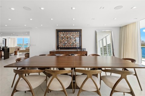 Condo in Miami Beach, Florida, 4 bedrooms  № 2041081 - photo 11