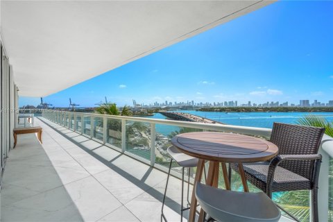 Condo in Miami Beach, Florida, 4 bedrooms  № 2041081 - photo 19