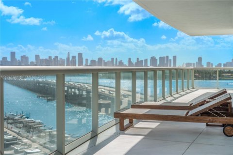 Condo in Miami Beach, Florida, 4 bedrooms  № 2041081 - photo 27