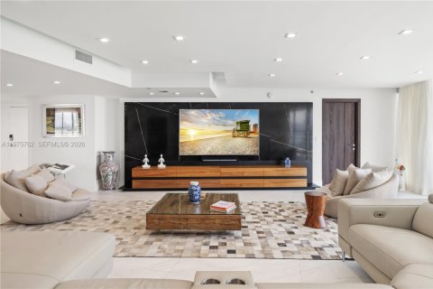 Condo in Miami Beach, Florida, 4 bedrooms  № 2041081 - photo 4