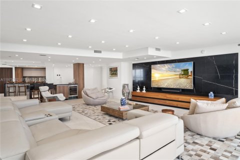 Condo in Miami Beach, Florida, 4 bedrooms  № 2041081 - photo 30