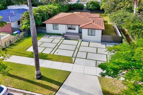 Villa ou maison à louer à Miami, Floride: 3 chambres, 148.64 m2 № 1937130 - photo 2