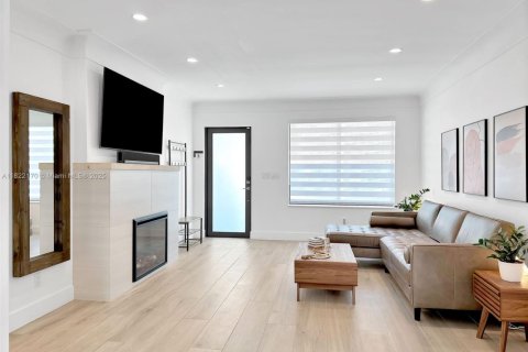 Villa ou maison à louer à Miami, Floride: 3 chambres, 148.64 m2 № 1937130 - photo 14