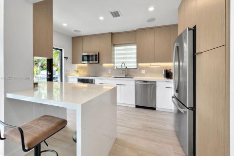 Villa ou maison à louer à Miami, Floride: 3 chambres, 148.64 m2 № 1937130 - photo 20