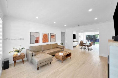 Villa ou maison à louer à Miami, Floride: 3 chambres, 148.64 m2 № 1937130 - photo 11