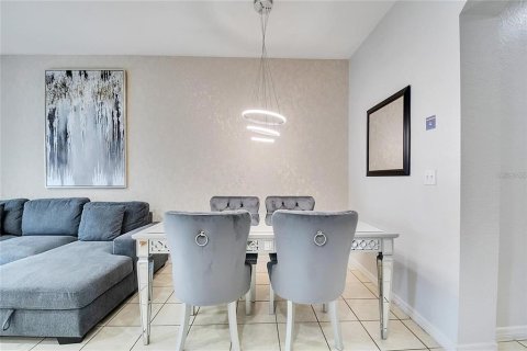 Townhouse in Kissimmee, Florida 4 bedrooms, 133.78 sq.m. № 2210855 - photo 12