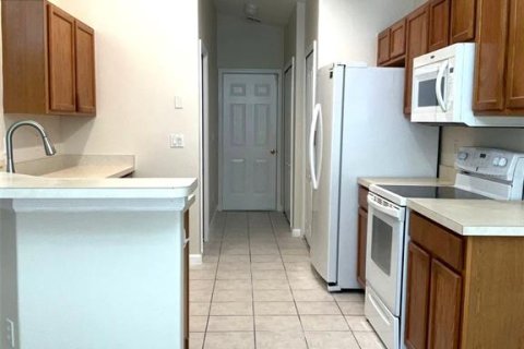House in Clermont, Florida 3 bedrooms, 160.35 sq.m. № 2196445 - photo 8