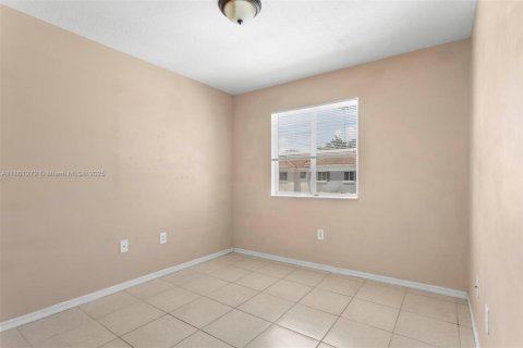 Townhouse in Homestead, Florida 3 bedrooms, 140.19 sq.m. № 1727760 - photo 6