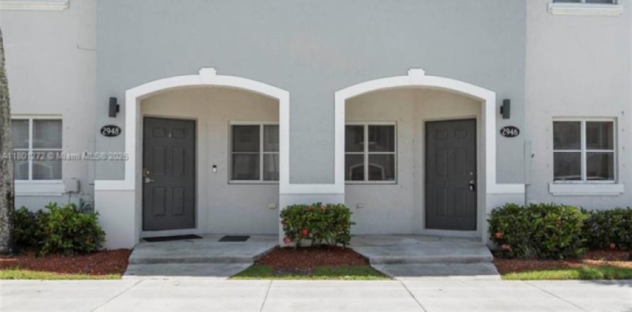 Townhouse in Homestead, Florida 3 bedrooms, 140.19 sq.m. № 1727760