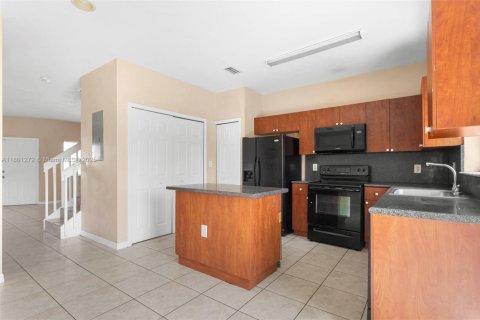 Townhouse in Homestead, Florida 3 bedrooms, 140.19 sq.m. № 1727760 - photo 18