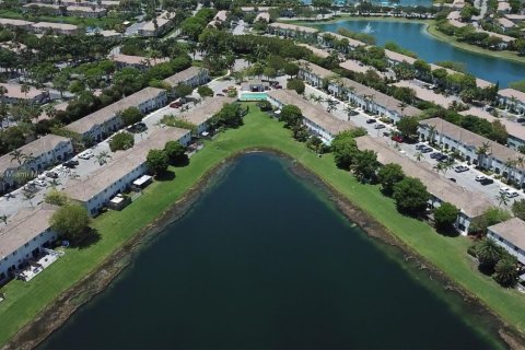 Townhouse in Homestead, Florida 3 bedrooms, 140.19 sq.m. № 1727760 - photo 17