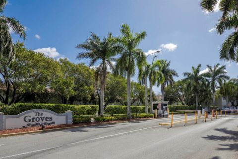 Townhouse in Homestead, Florida 3 bedrooms, 140.19 sq.m. № 1727760 - photo 14