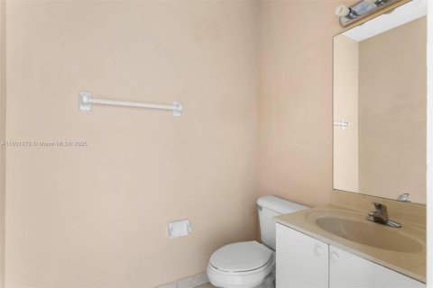 Townhouse in Homestead, Florida 3 bedrooms, 140.19 sq.m. № 1727760 - photo 21