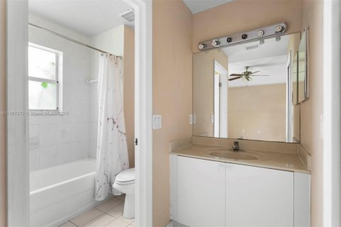 Townhouse in Homestead, Florida 3 bedrooms, 140.19 sq.m. № 1727760 - photo 4