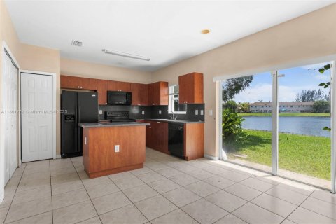 Townhouse in Homestead, Florida 3 bedrooms, 140.19 sq.m. № 1727760 - photo 30