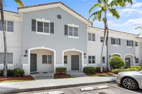 Townhouse in Homestead, Florida 3 bedrooms, 140.19 sq.m. № 1727760 - photo 24