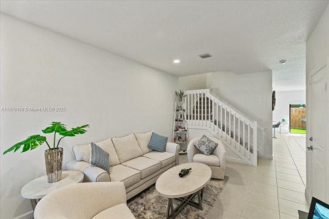 Adosado en venta en Homestead, Florida, 4 dormitorios, 169.08 m2 № 1980515 - foto 5