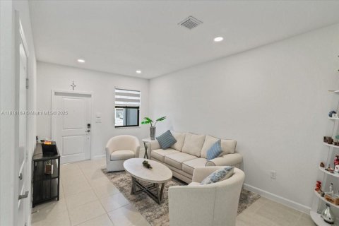 Adosado en venta en Homestead, Florida, 4 dormitorios, 169.08 m2 № 1980515 - foto 8