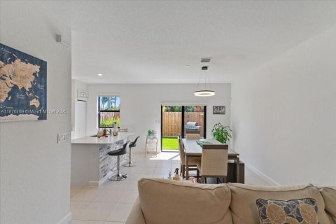 Adosado en venta en Homestead, Florida, 4 dormitorios, 169.08 m2 № 1980515 - foto 13