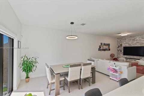 Adosado en venta en Homestead, Florida, 4 dormitorios, 169.08 m2 № 1980515 - foto 19