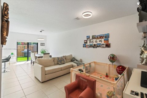 Adosado en venta en Homestead, Florida, 4 dormitorios, 169.08 m2 № 1980515 - foto 10