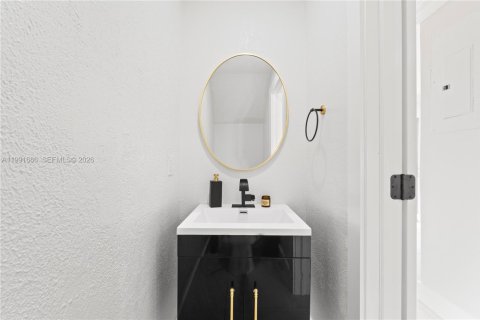 Townhouse in Miami, Florida 2 bedrooms, 108.14 sq.m. № 2052415 - photo 16