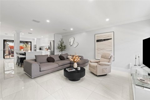 Townhouse in Miami, Florida 2 bedrooms, 108.14 sq.m. № 2052415 - photo 4