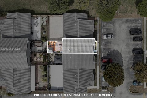 Townhouse in Miami, Florida 2 bedrooms, 108.14 sq.m. № 2052415 - photo 30