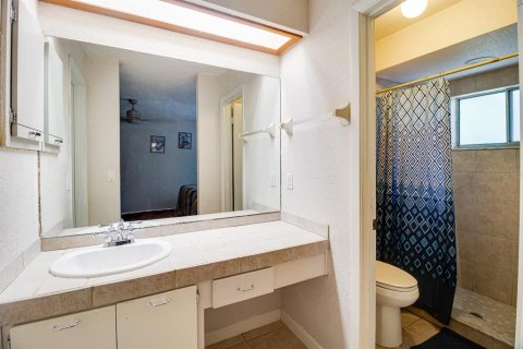 Купить виллу или дом в Кэсселберри, Флорида 7 комнат, 141.77м2, № 1786034 - фото 12