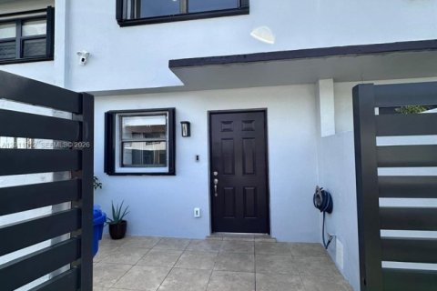 Condo in Miami, Florida, 2 bedrooms № 2074909