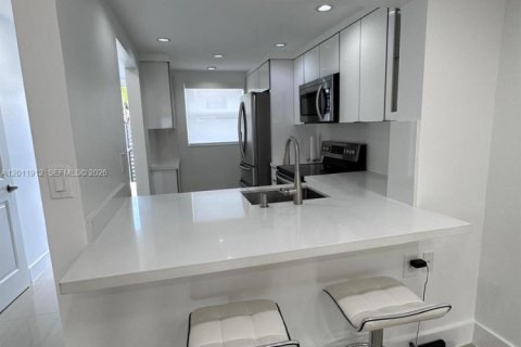 Condo in Miami, Florida, 2 bedrooms № 2074909 - photo 19