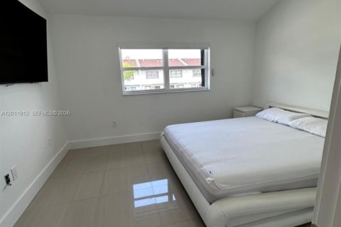 Condo in Miami, Florida, 2 bedrooms № 2074909 - photo 9