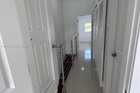 Condo in Miami, Florida, 2 bedrooms № 2074909 - photo 8